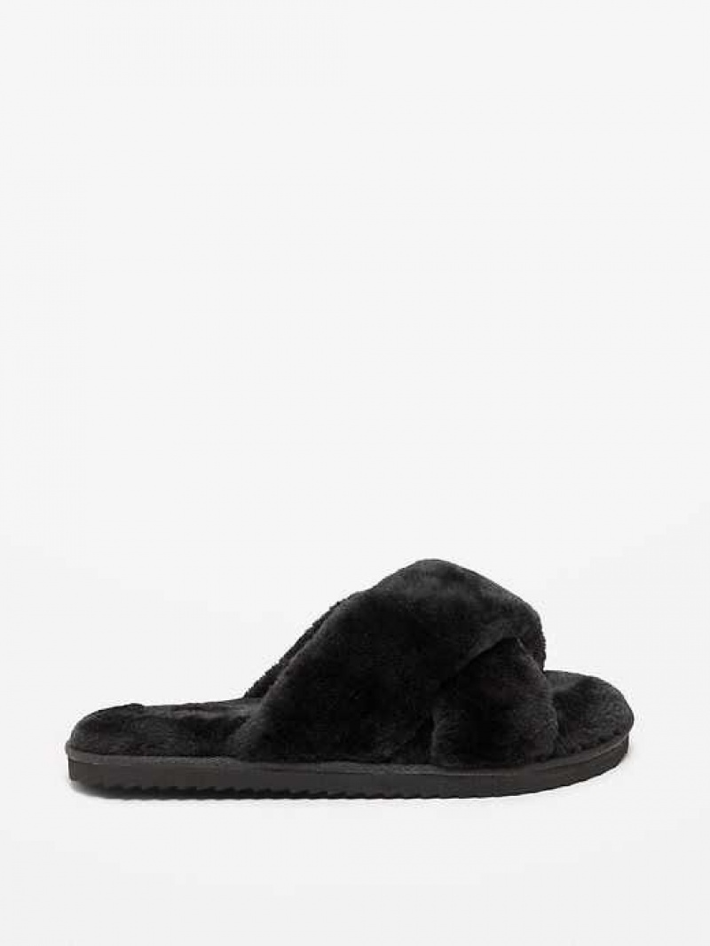 Old Navy Cozy Faux Fur Slide Slippers Blackjack | LMB485390